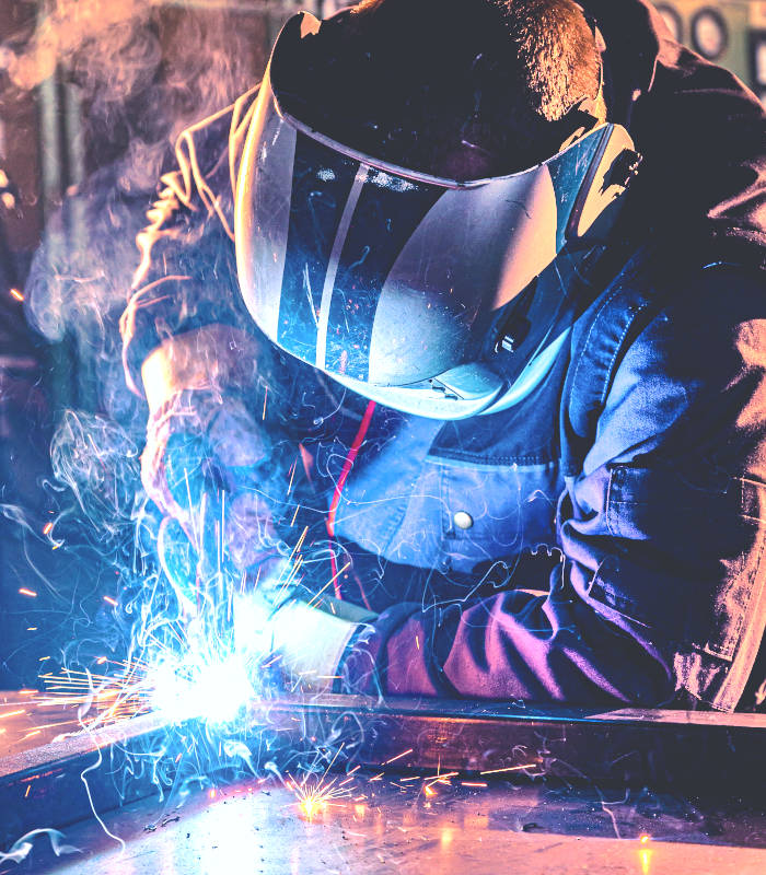Carpenteria metallica Brescia | Lavorazione metalli, piegatura, saldatura e realizzazione di strutture metalliche su misura a Brescia